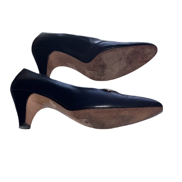 Salvatore Ferragamo Vintage Black Leather Pumps | 8.5 AA Narrow | Made in Italy - Picture 5 of 10